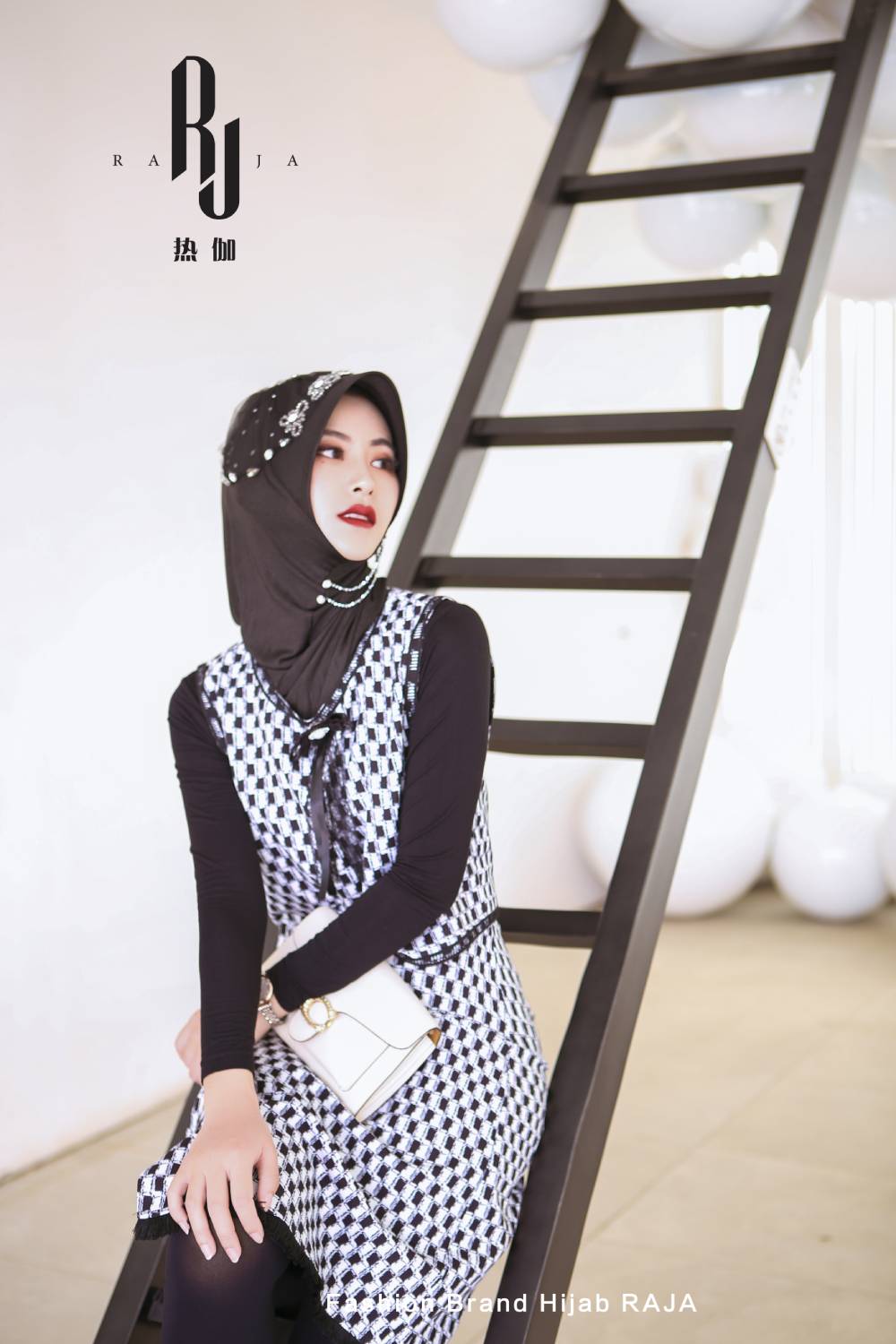 Zaira - Schwarze, schicke und funkelnde Hijab-Kappe aus Chiffon