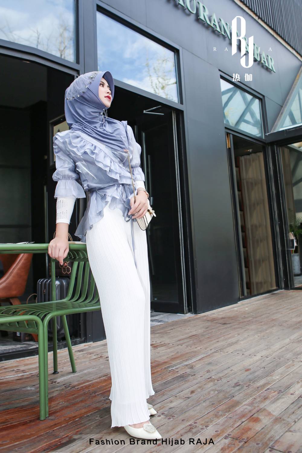 Zaira - Lilablaue, schicke und funkelnde Hijab-Kappe aus Chiffon