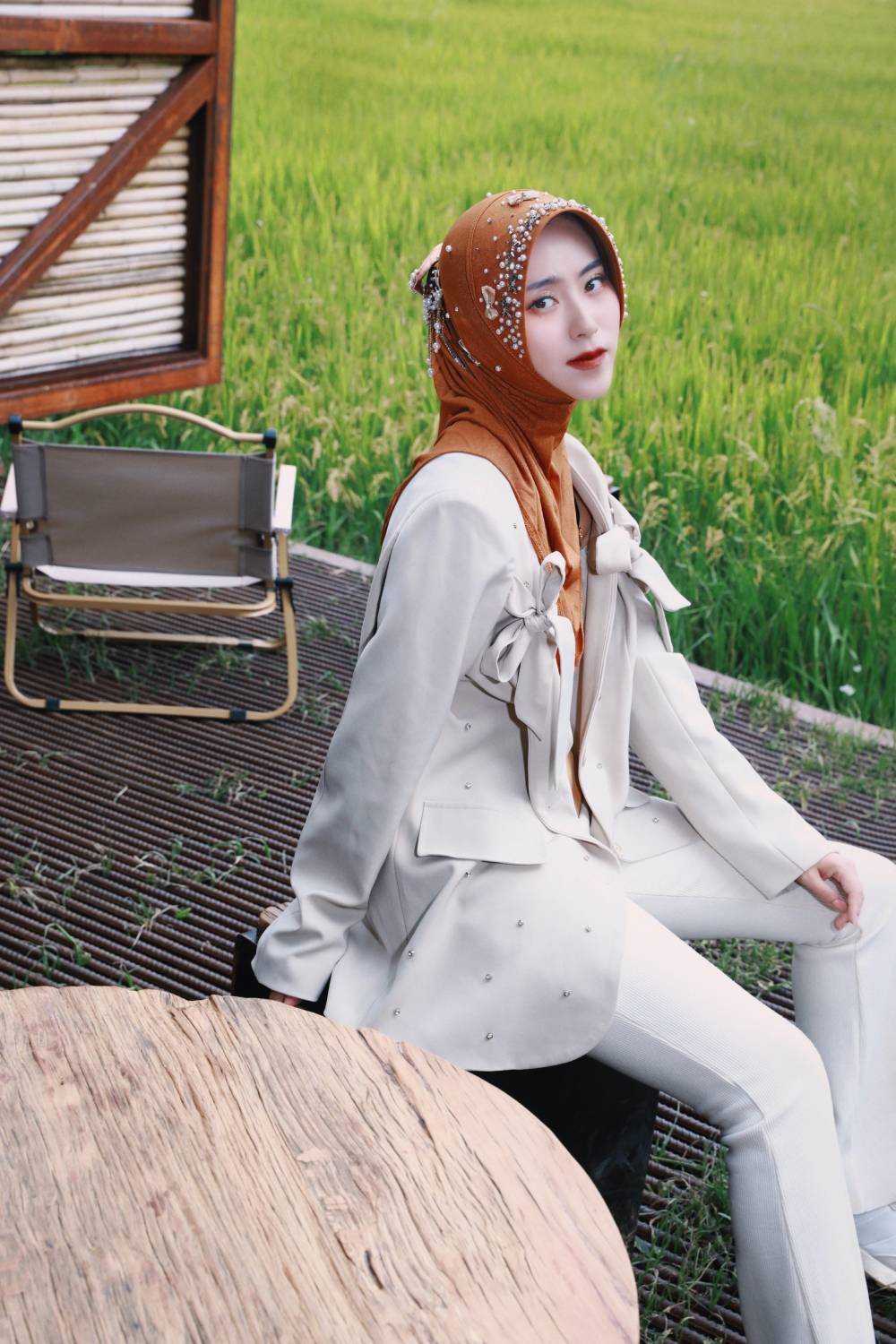 Barika-Bronze Romantická ručně vyráběná čepice na hidžáb se saténovými mašlemi