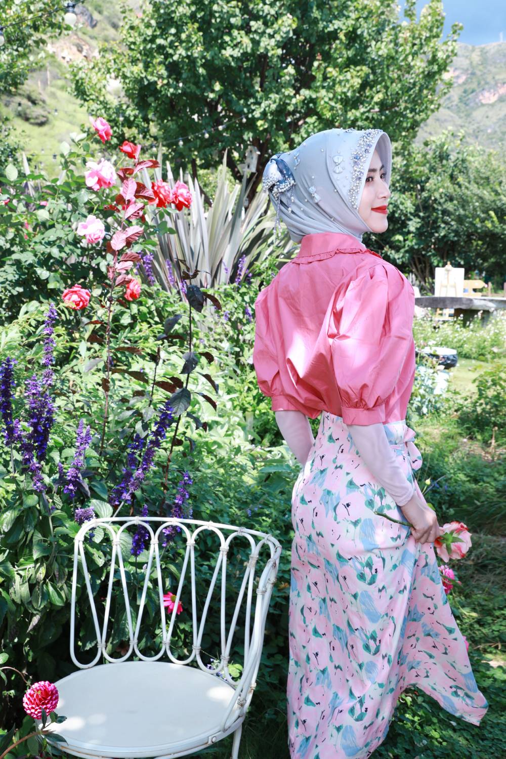 Barika-Fialová Krajka Romantická Ručně Vyrobená Čepice na Hidžáb se Saténovými Mašlemi