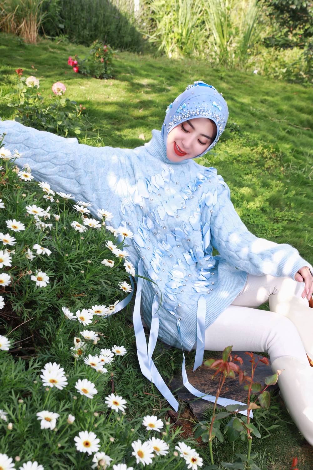 Barika - Romantische, handgefertigte Hijab-Kappe in Himmelblau mit Satinschleifen