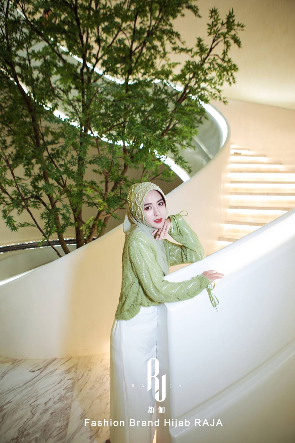 Amira-Sage Bezaubernde fächerförmige Hijab-Kappe mit Perlenverzierungen