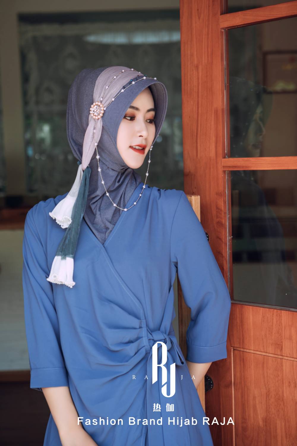 Dariya - Dunkelschieferblaue Hijab-Kappe „Radiant Dreams“