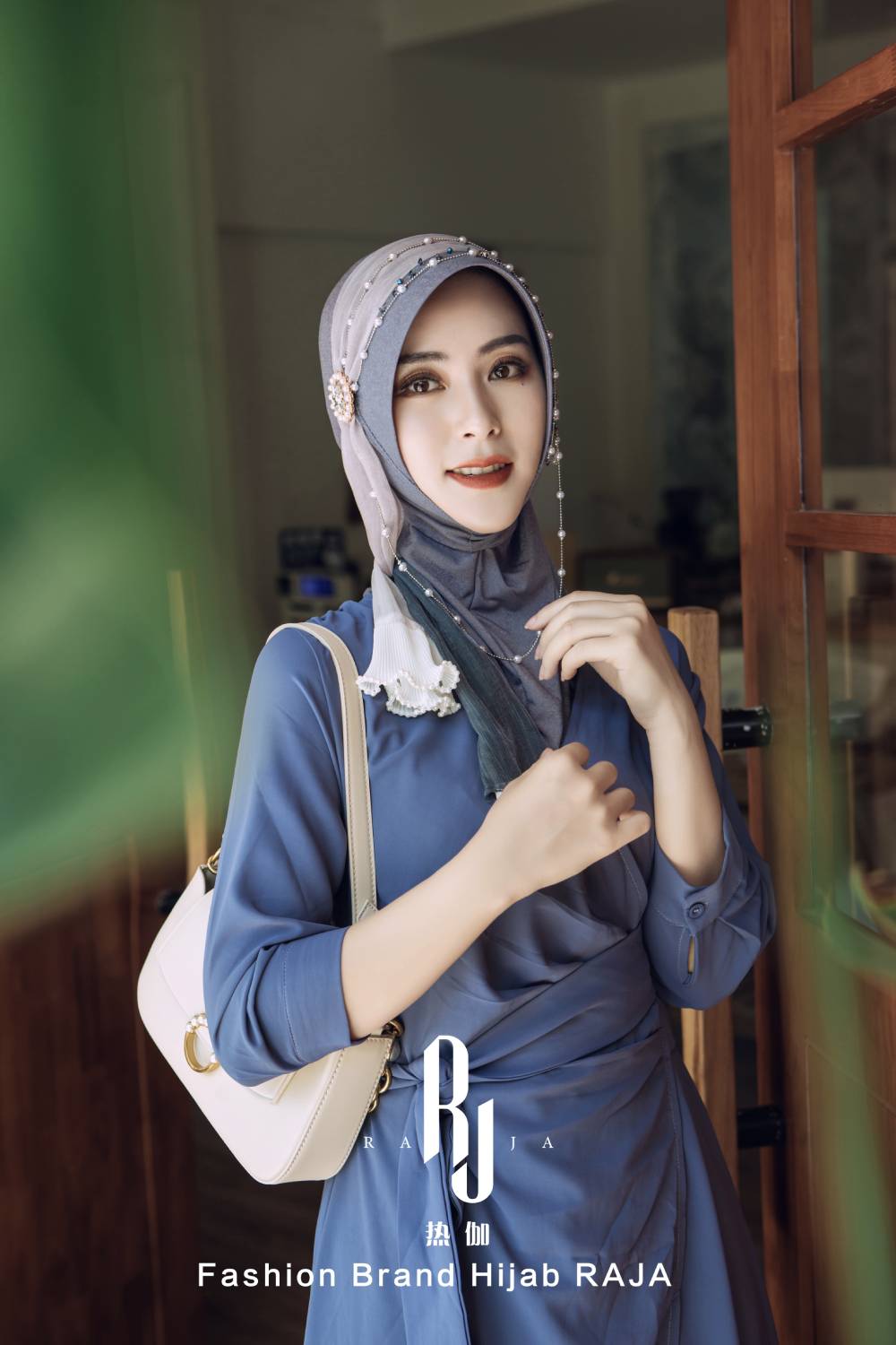 Dariya - Dunkelschieferblaue Hijab-Kappe „Radiant Dreams“