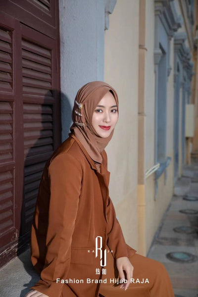 Shakira - Dark Chestnut Daily Hijab with Pearl Pins