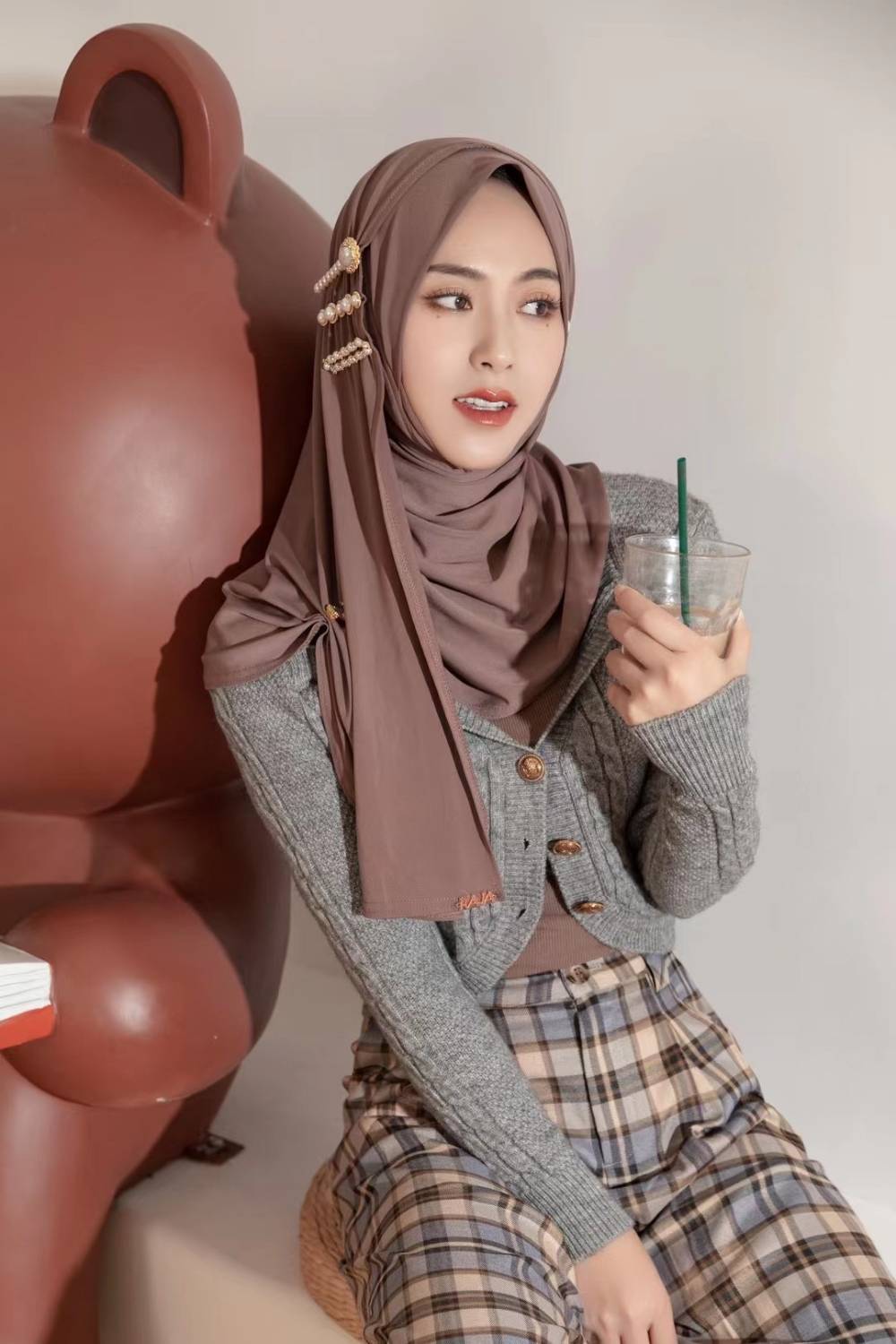 Shakira - March Pink Daily Hijab con perle