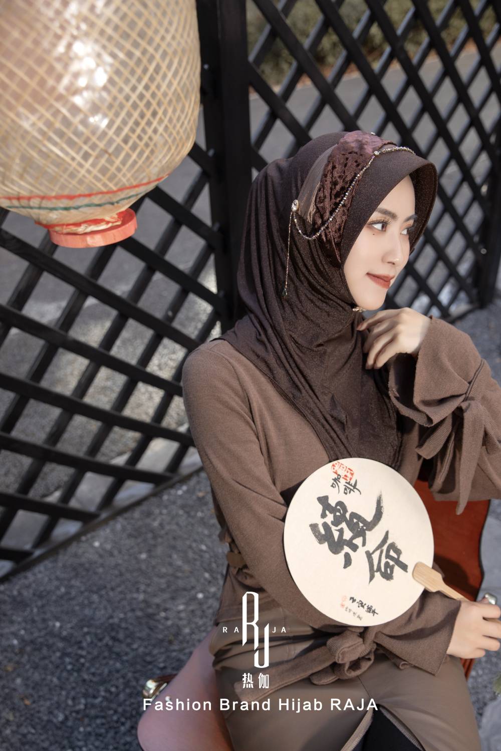 Velvet regale del lupo grigio faisha e cappuccio hijab a nastro pieghevole con abbellimenti intricati