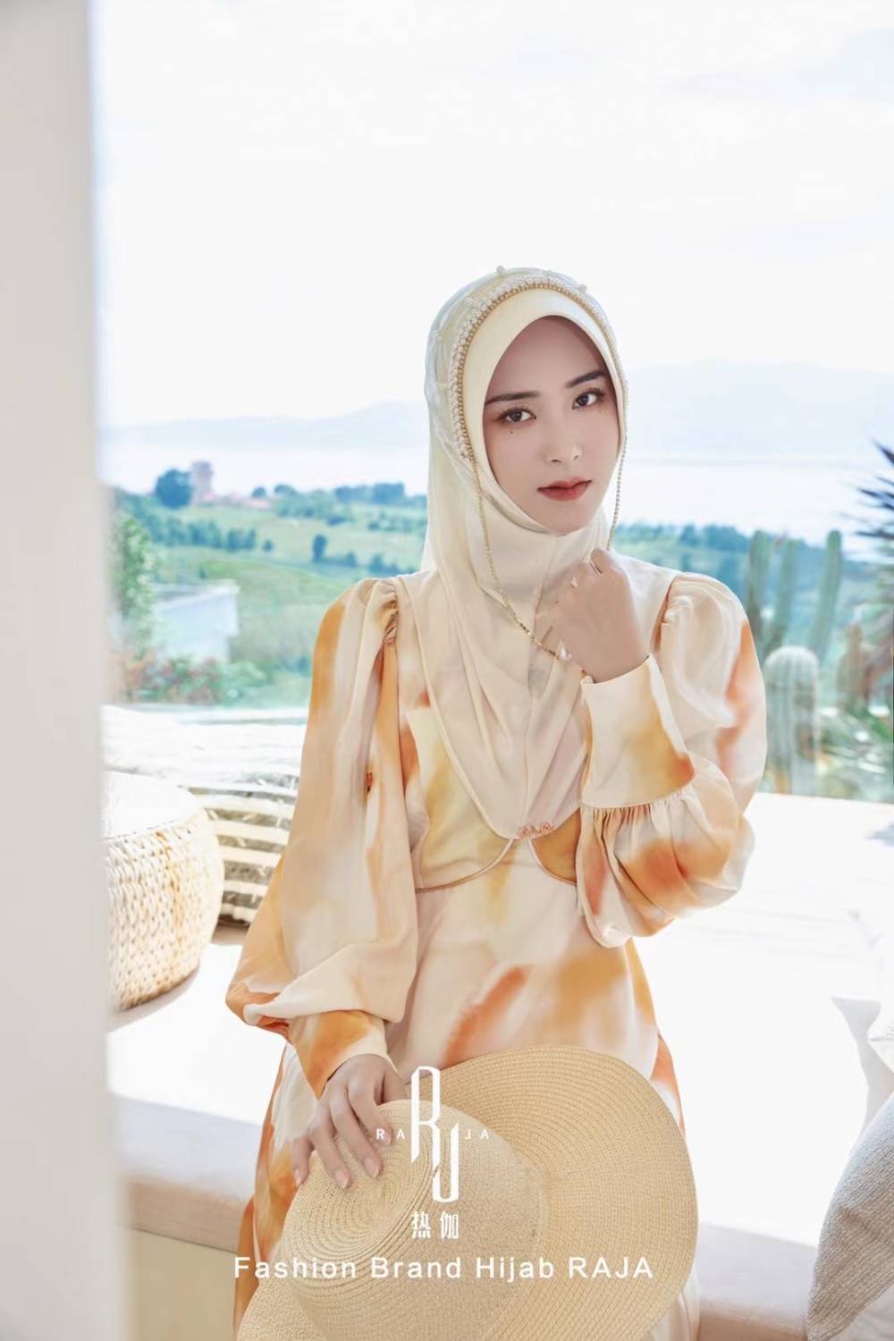 Nadia-cream Radiance Pearl e Rhinestone Chain Hijab Cap