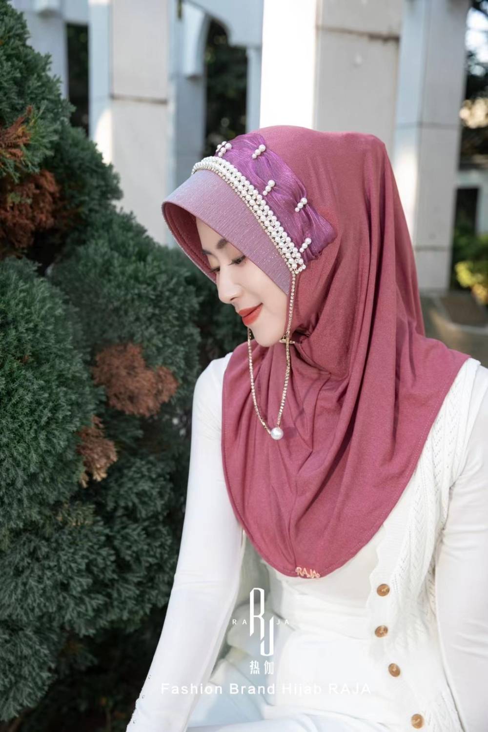 Nadia-Casquette Hijab à Chaîne Perlée et Strass Rose Pastèque