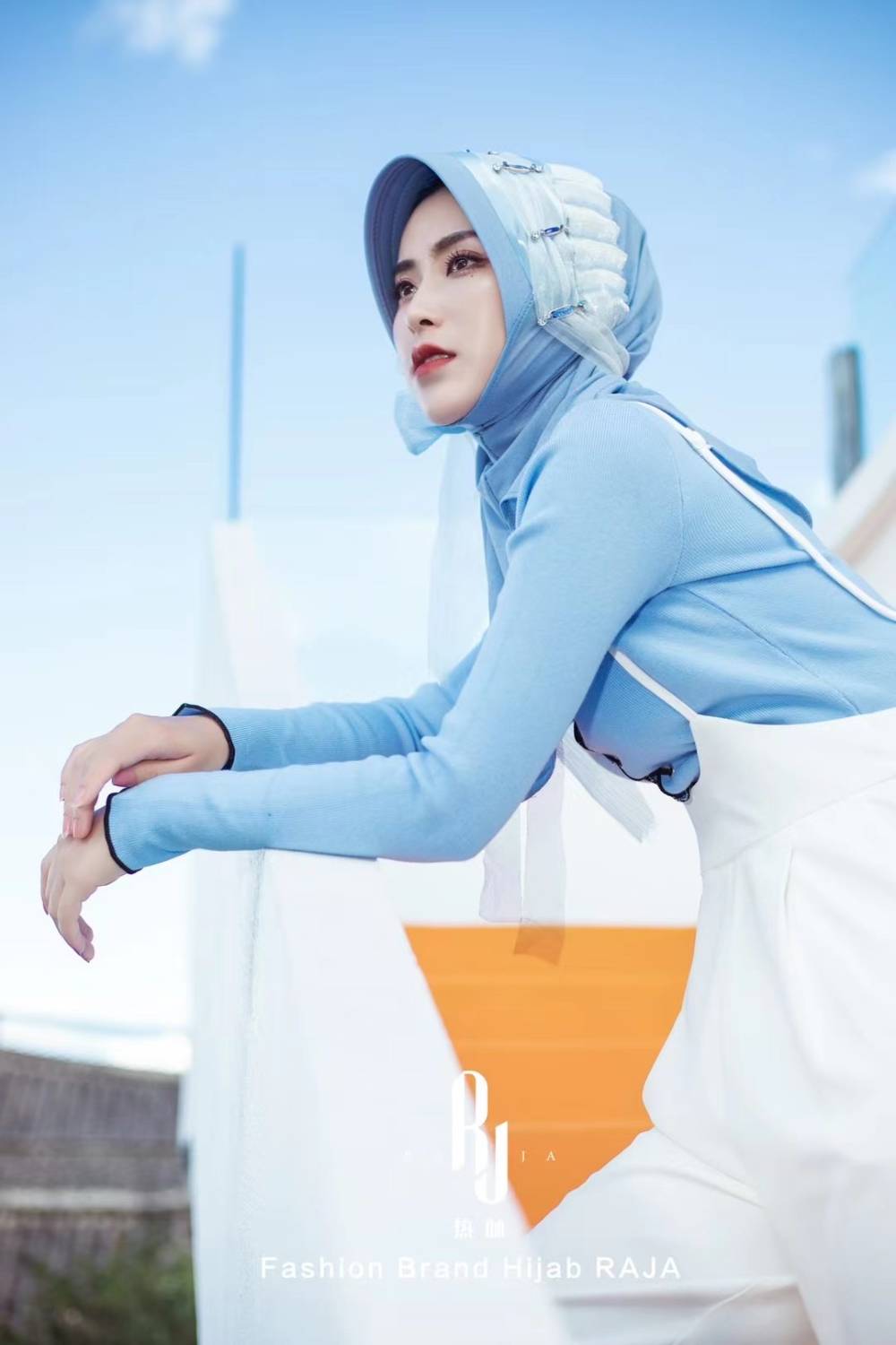 Irsa-Bébé Yeux Bleus Charmant Noeud d'Amour Hijab en Mousseline de Soie