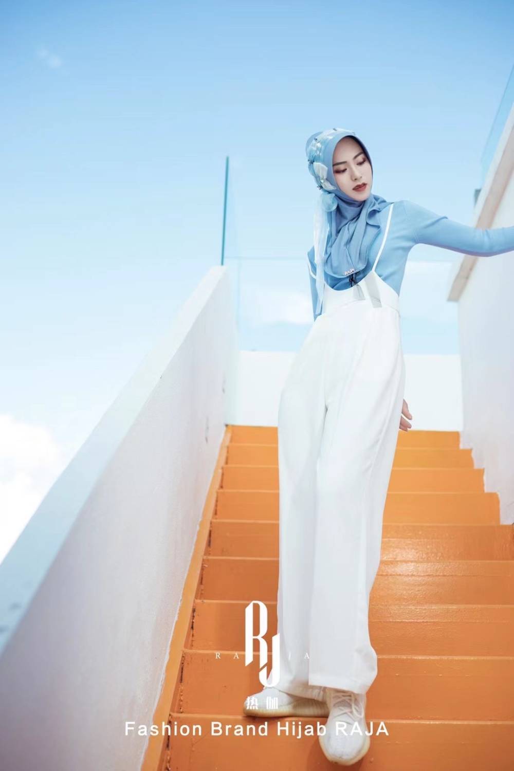 Irsa-Bébé Yeux Bleus Charmant Noeud d'Amour Hijab en Mousseline de Soie