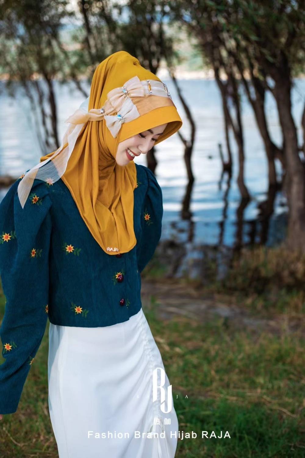 Casquette Hijab en mousseline de soie avec nœud d'amour charmant Irsa-Gold