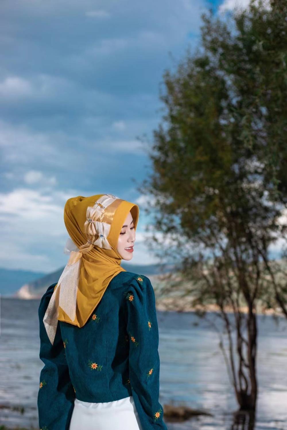 Casquette Hijab en mousseline de soie avec nœud d'amour charmant Irsa-Gold