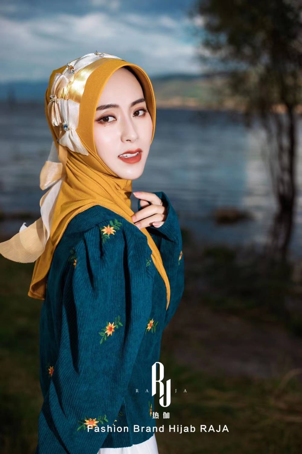 Casquette Hijab en mousseline de soie avec nœud d'amour charmant Irsa-Gold