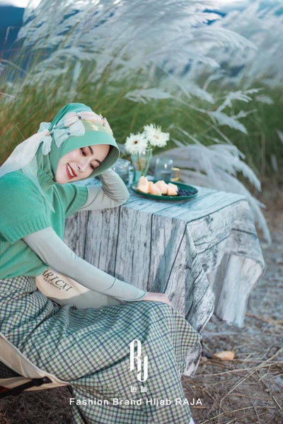 Irsa-Mint Charming Love Knot Chiffon Hijab Cap