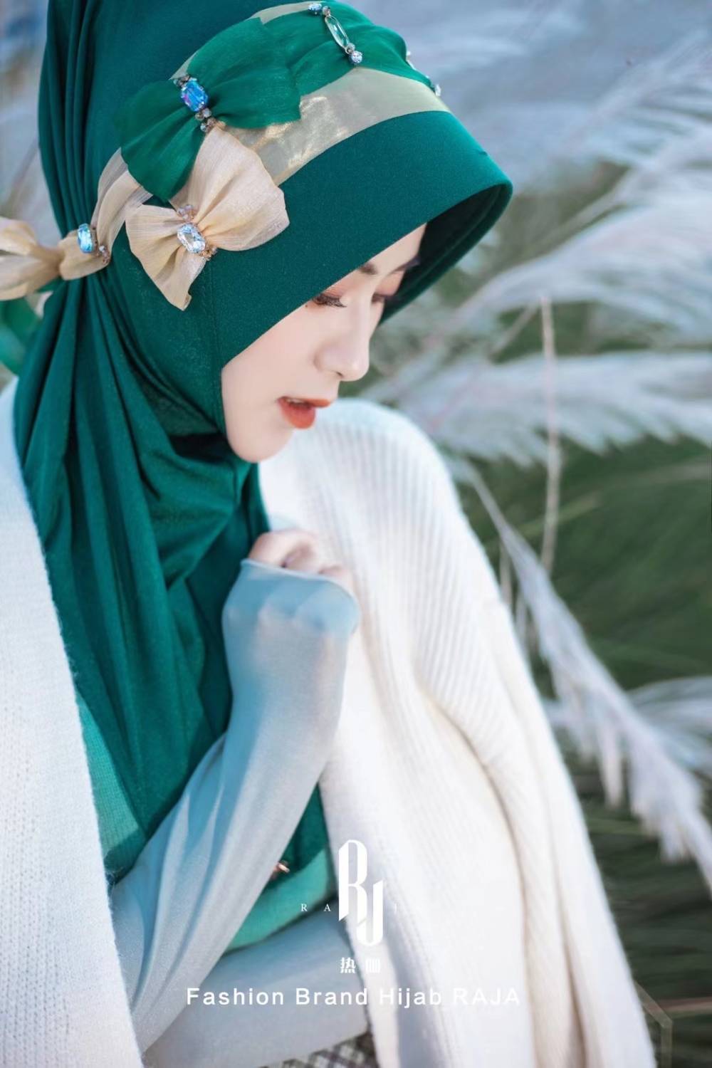 Bonnet hijab en mousseline de soie avec nœud d'amour charmant Irsa-Teal