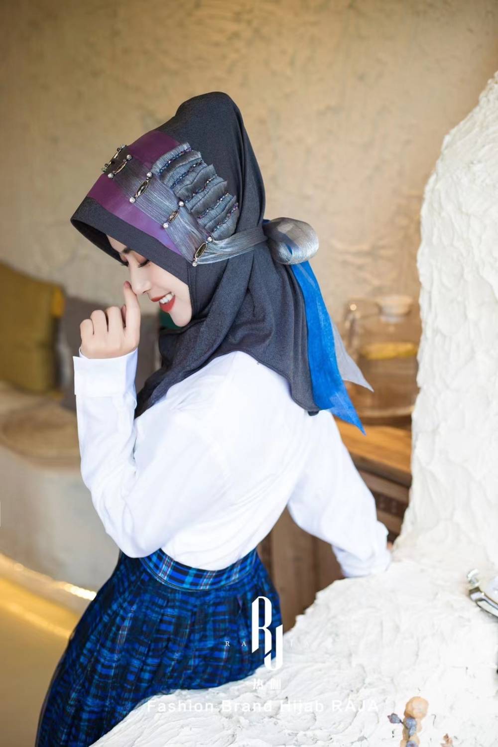 Casquette hijab en mousseline de soie avec nœud d'amour charmant Irsa-Thames Dusk