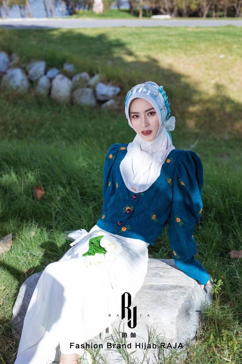 Irsa-White Charming Love Knot Chiffon Hijab Cap