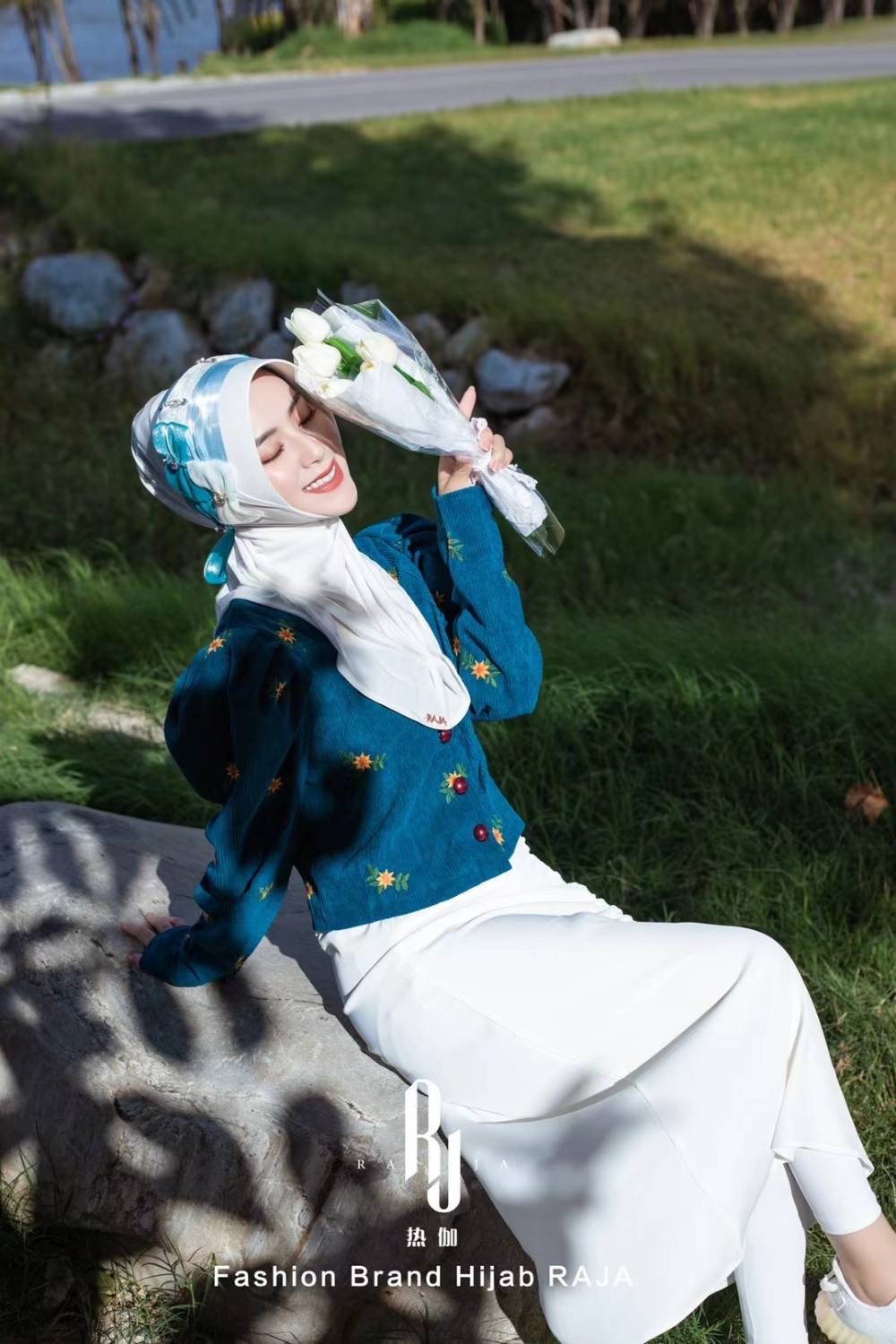 Irsa-White Charming Love Knot Chiffon Hijab Cap