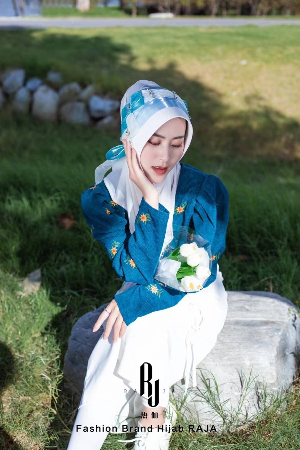 Irsa-White Charming Love Knot Chiffon Hijab Cap