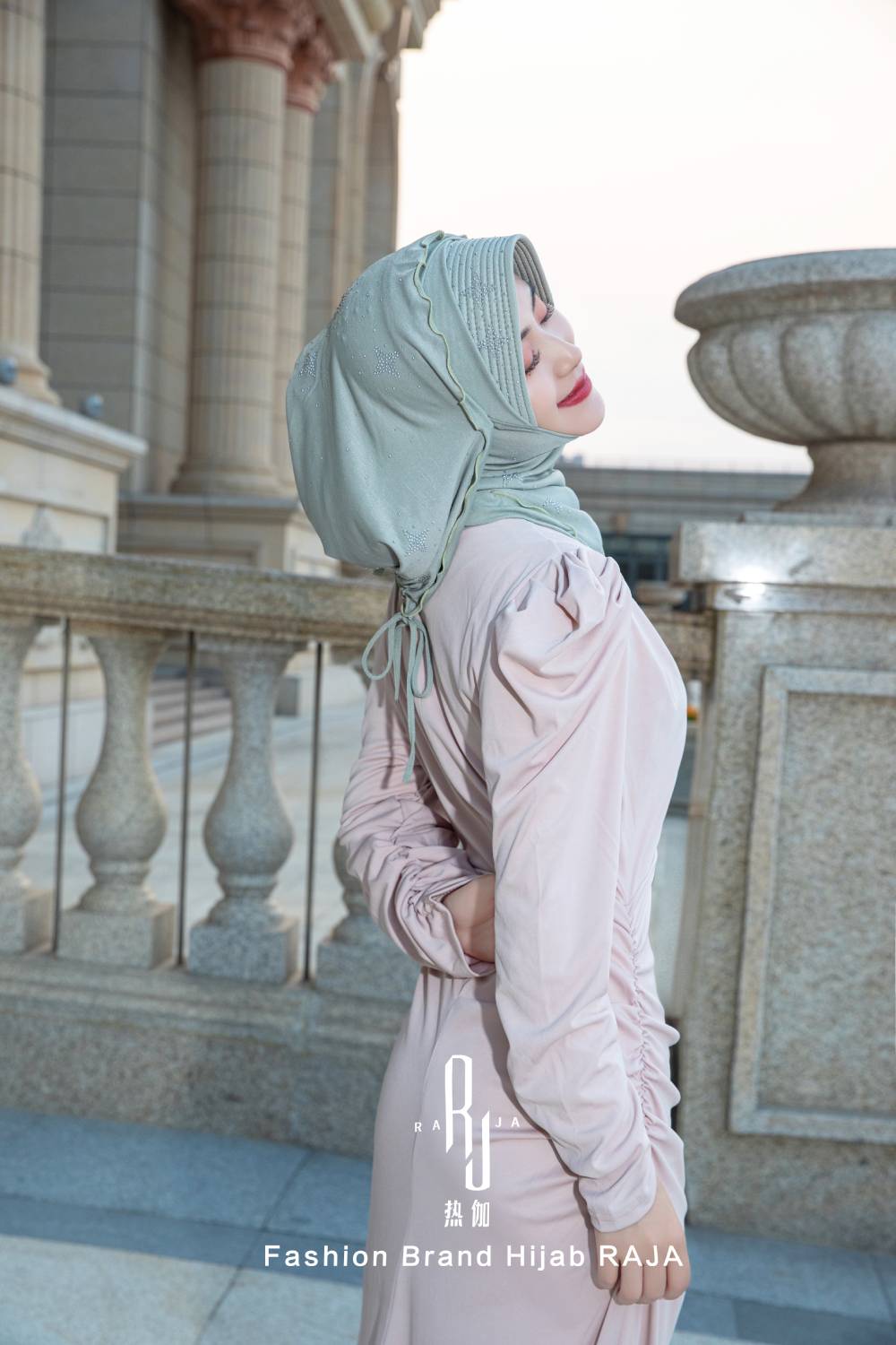 Bonnet Hijab à cordon de serrage Haniya-Gris turquoise avec étoiles perlées