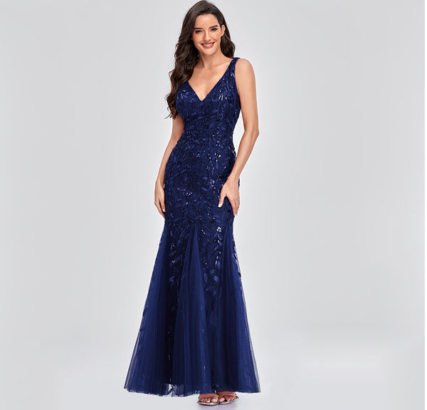 Alluring V-Neckline Sleeveless Sequined Mermaid Tulle Evening Dress