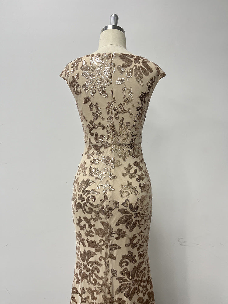 Přitažlivé večerní/formální maxi šaty s květinovým vzorem, královský výstřih Queen Anne a krátkými rukávy typu cap sleeve