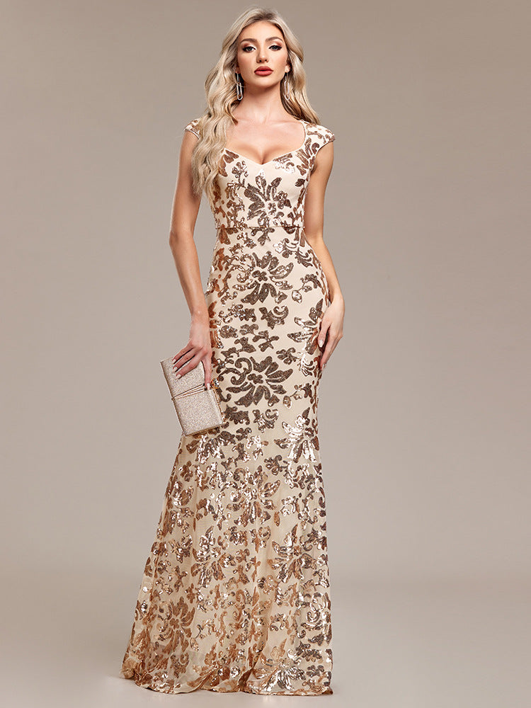 Přitažlivé večerní/formální maxi šaty s květinovým vzorem, královský výstřih Queen Anne a krátkými rukávy typu cap sleeve