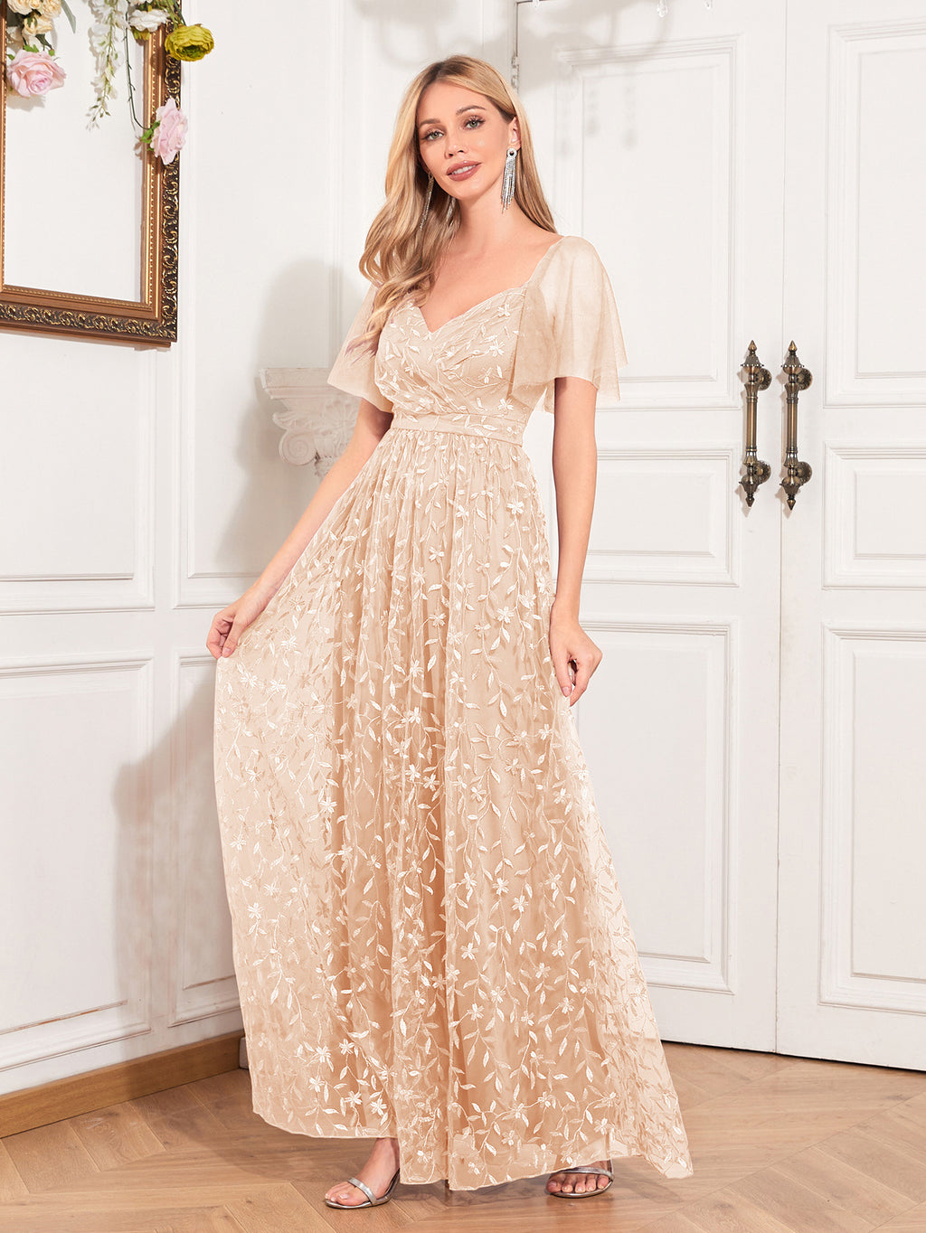 Nádherné maxi plesové šaty s krátkými rukávy, výšivkou a áčkovou sukní