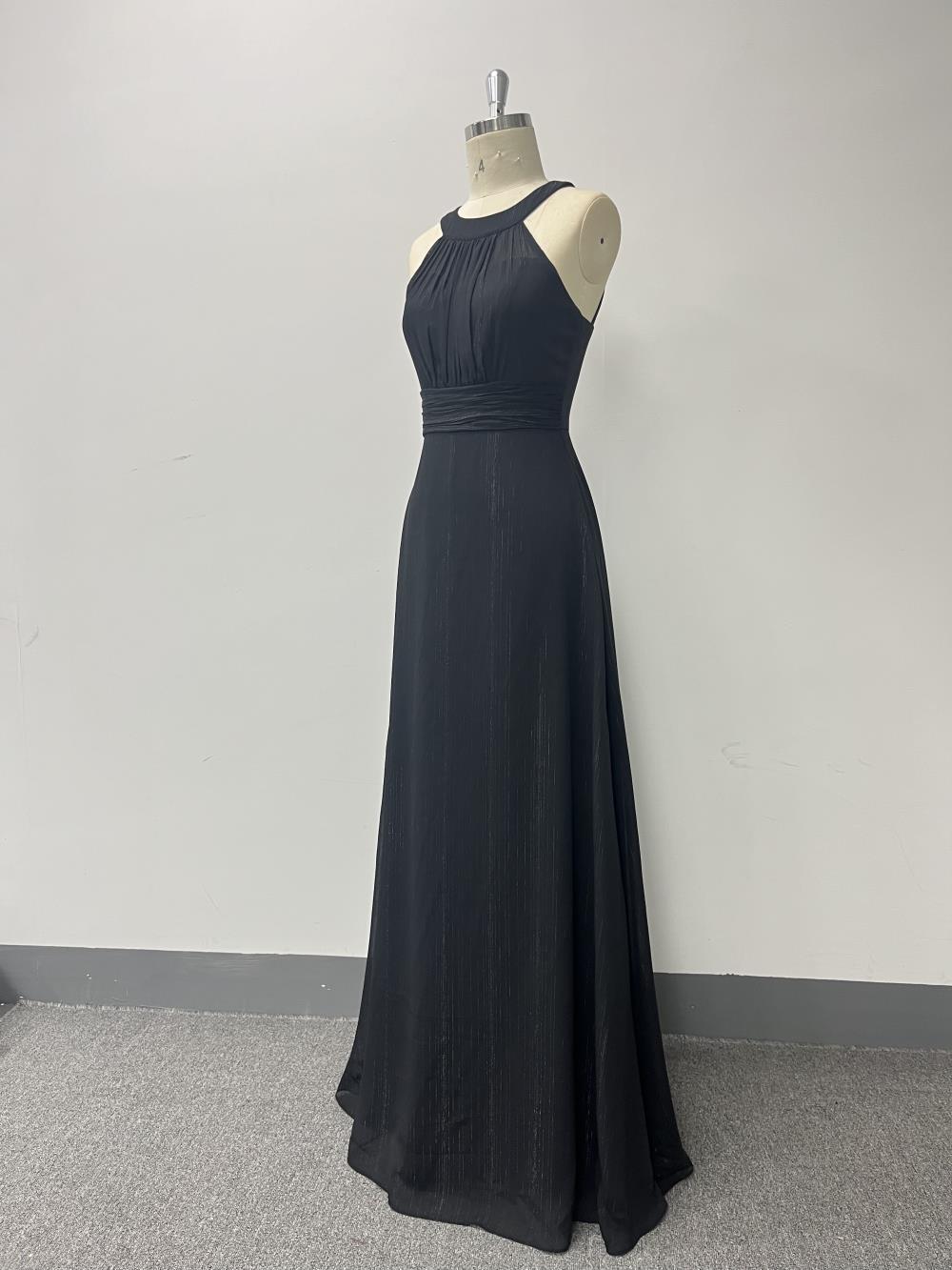 Elegantní maxi formální/večerní šaty s halter výstřihem, průstřihem na zádech, plisovaným živůtkem a áčkovou sukní