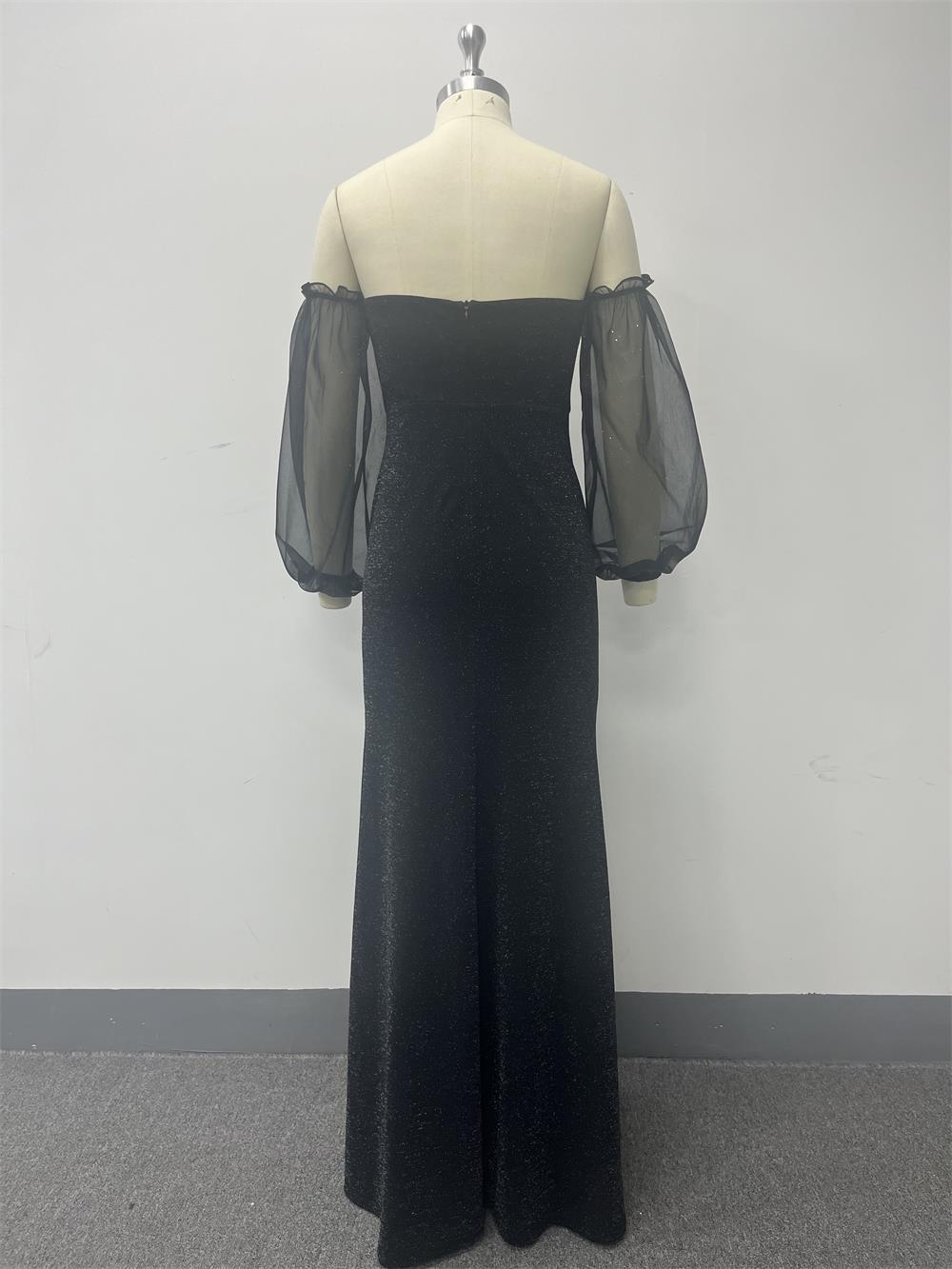 Všestranné večerní šaty s dlouhými volnými rukávy a odhalenými rameny, třpytivé pouzdrové