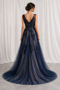 V-neck Sleeveless Tulle Wedding Dress with Appliques