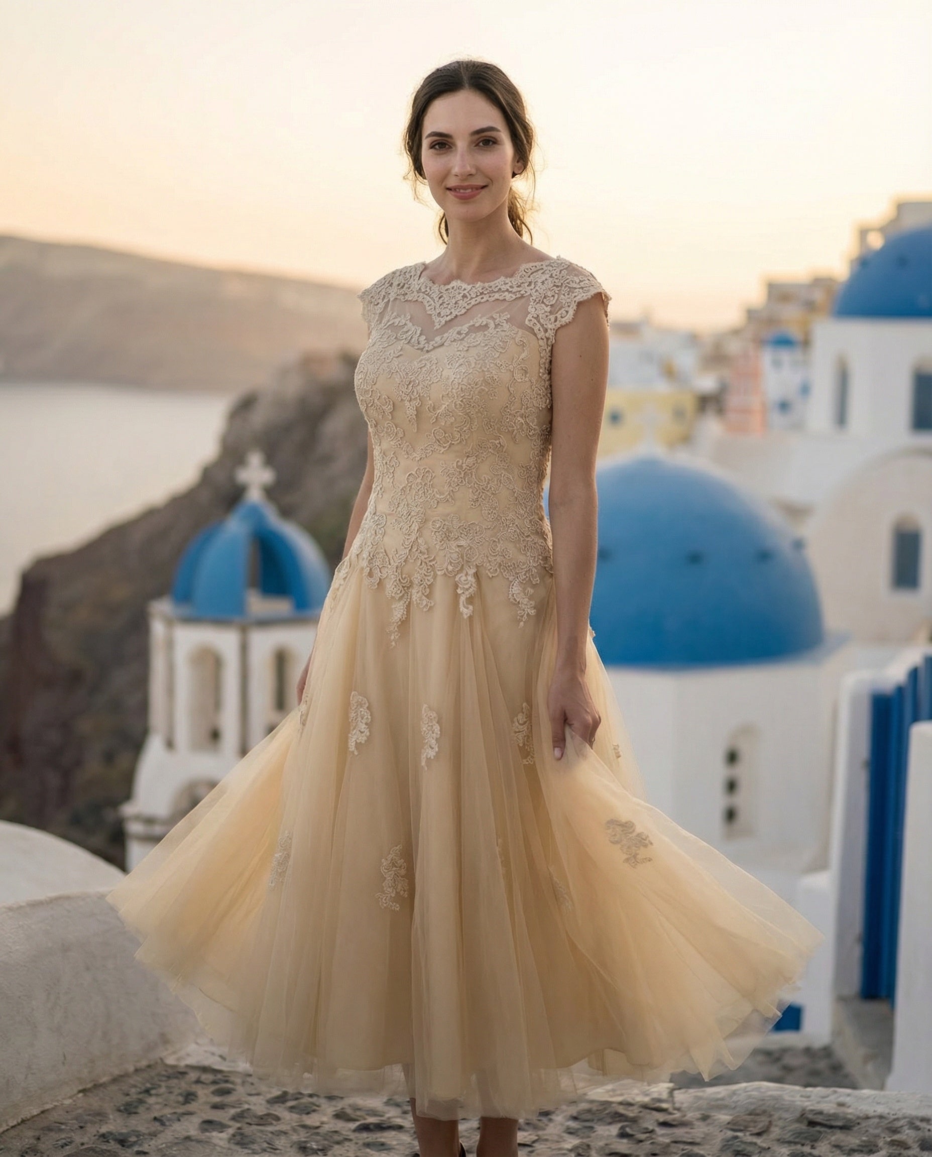 Spitzenbrautkleid mit kurzen Ärmeln, A-Linie, Teelänge