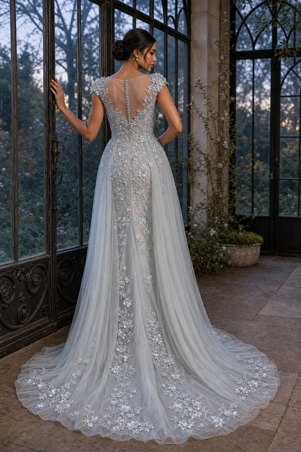 Silver Jewel Neck Sleeveless A-Line Tulle Floor-Length Dress With Lace Appliques