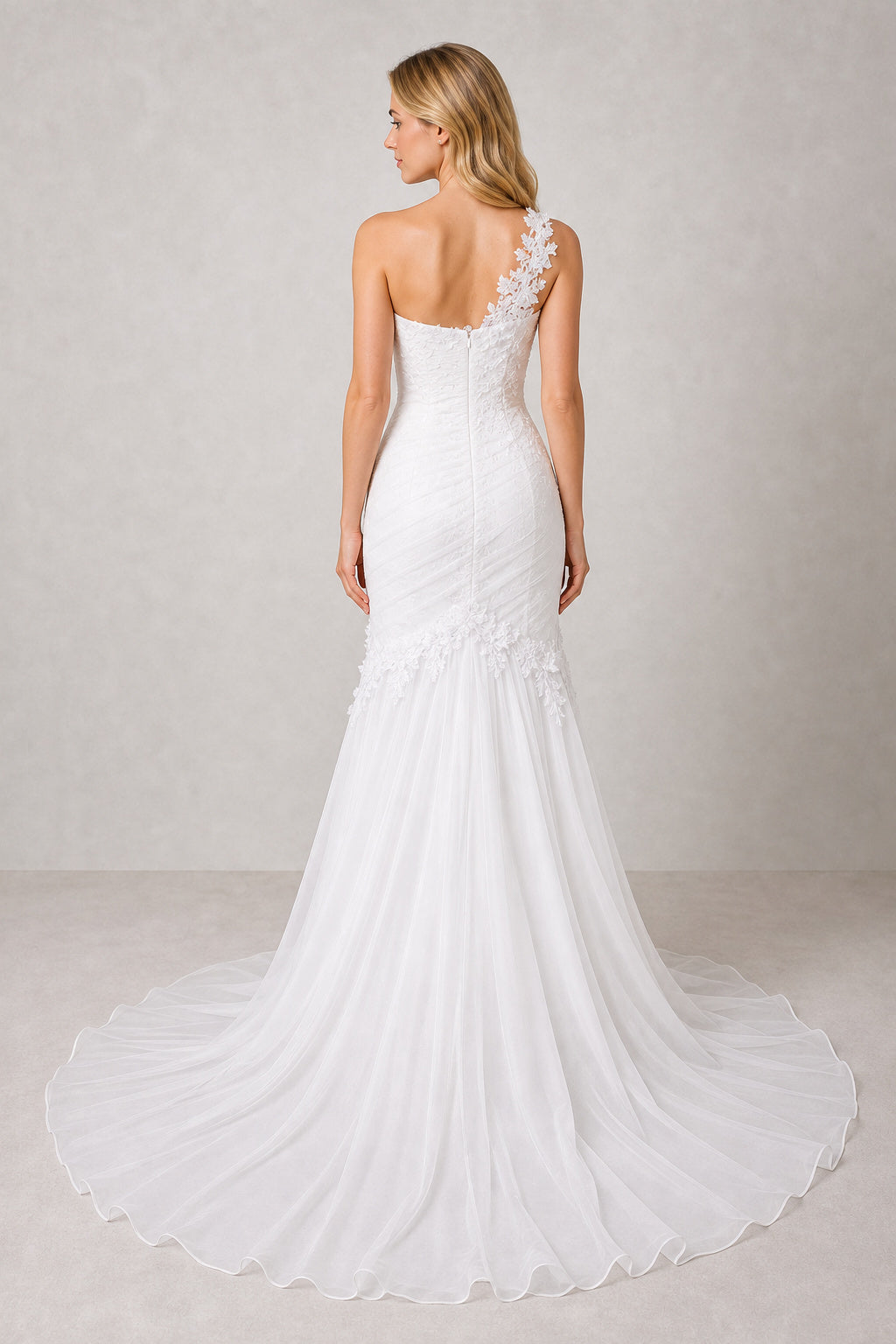 White Sweetheart Mermaid Tulle Floor-length Wedding Dress With Lace and Ruffles