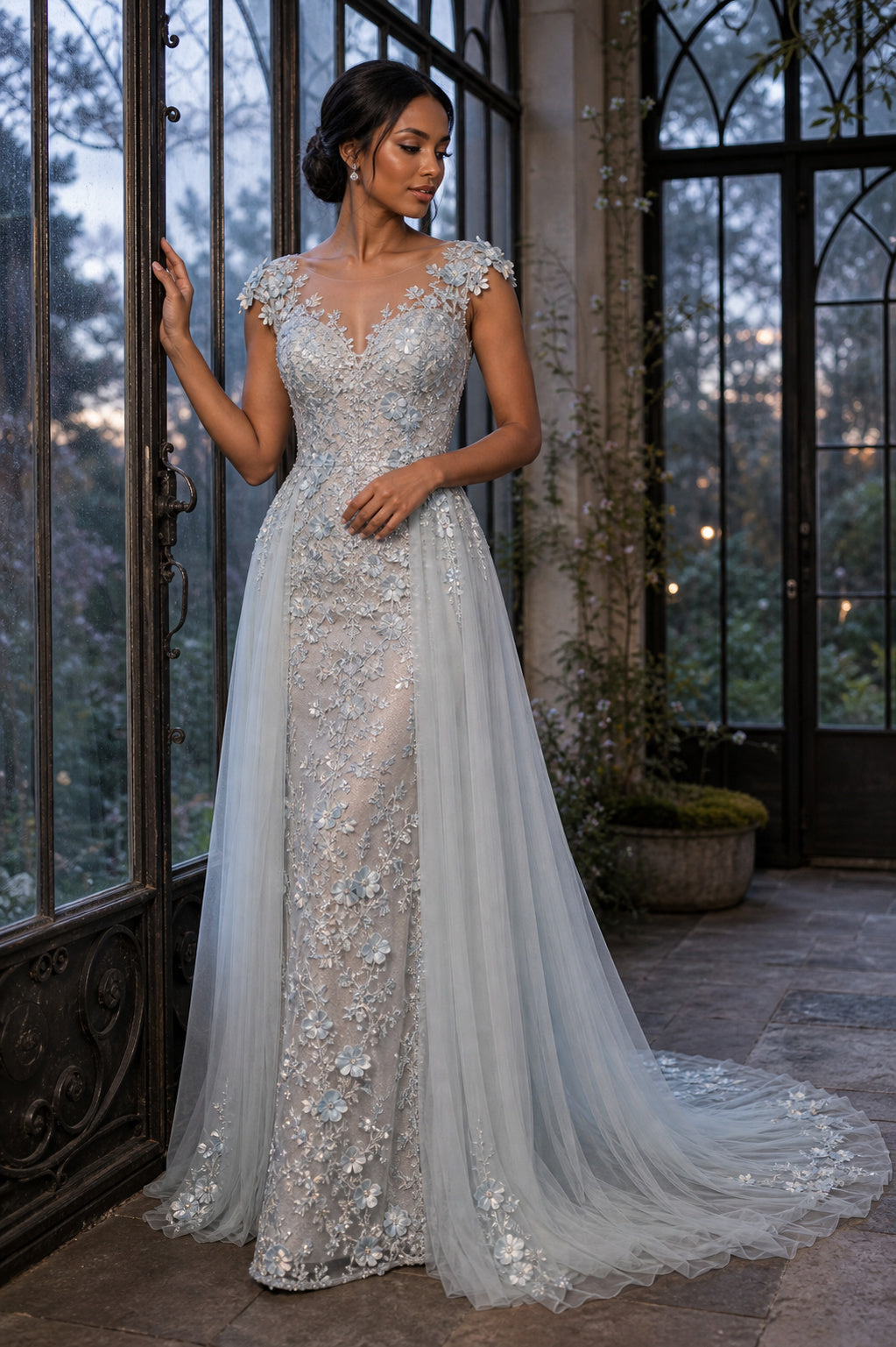 Silver Jewel Neck Sleeveless A-Line Tulle Floor-Length Dress With Lace Appliques