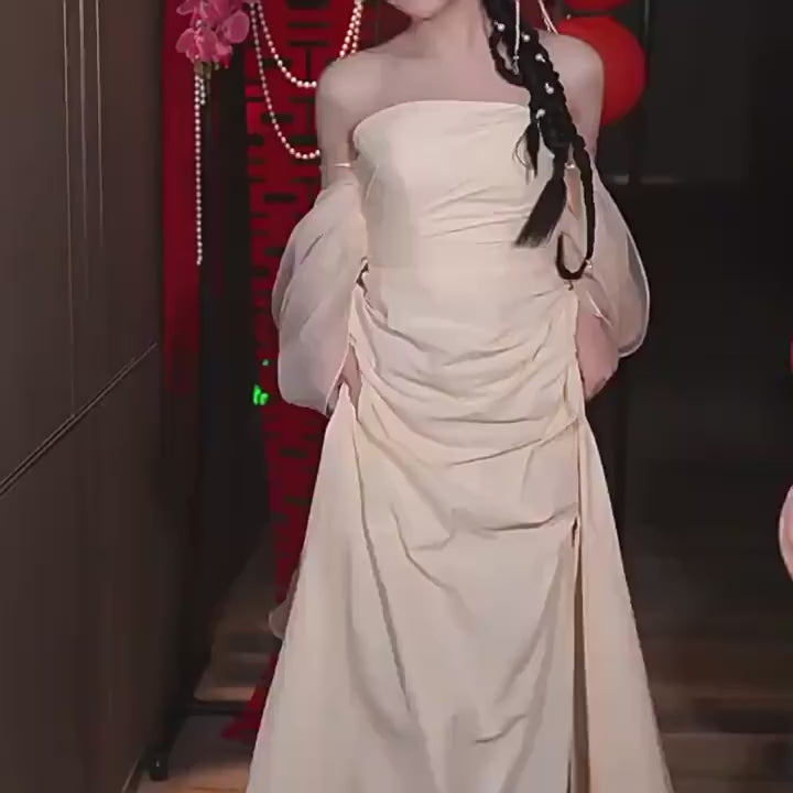 Francouzské saténové svatební šaty s odhalenými rameny – šaty inspirované lesem pro obřad nebo recepci (2025)