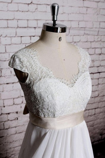 Šaty s krátkým rukávem, výstřihem do V, áčkového střihu, dlouhé, z šifonu s páskem z saténu