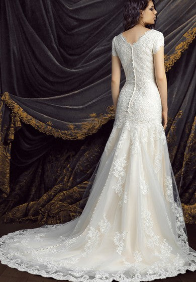 Robe de mariée trapèze à manches courtes en dentelle