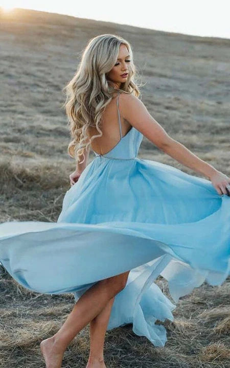 Robe empire décontractée en mousseline de soie à décolleté plongeant et à fines bretelles, bleue, fendue sur le devant