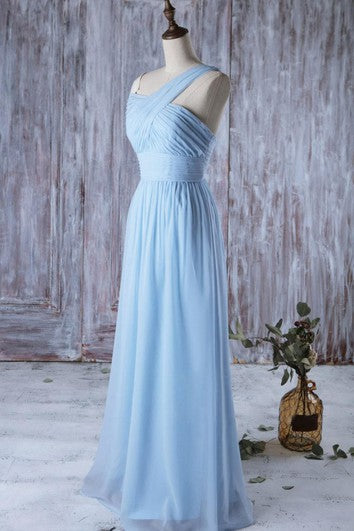 Jedno rameno, odhalené rameno, empire střih, áčková linie, dlouhé šifónové šaty