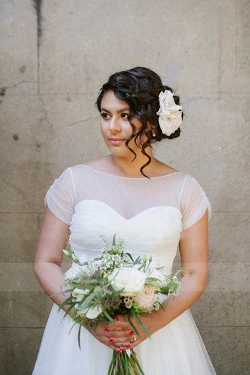 Tylová vintage svatební šaty do čaje s krátkým rukávem a klíčovou dírkou