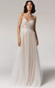 Charming Sweetheart Empire Tulle Wedding Dress with Beadings and Applique