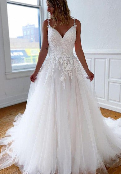 Lace Tulle Court Train Ball Gown Sleeveless Casual Wedding Dress with Appliques