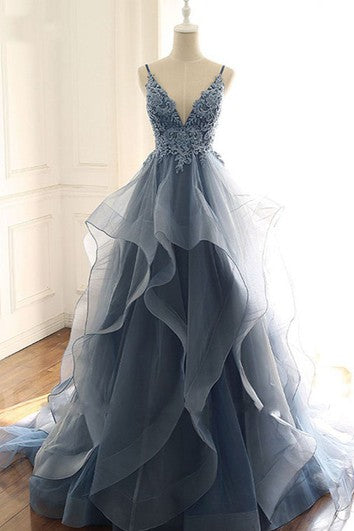 Casual Brush Train Sleeveless Tulle Ball Gown Open Back Prom Dress with Appliques