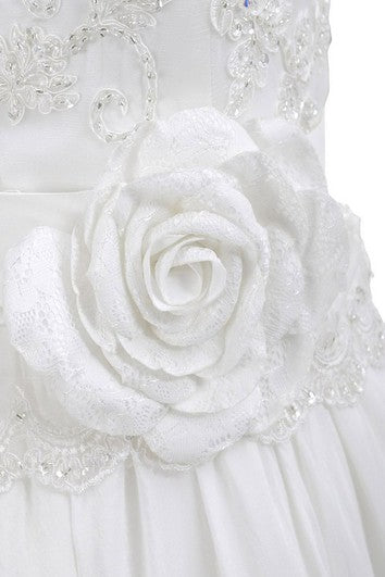 Šaty bez rukávů s vysokým límcem, aplikacemi a korálky, délka ke kolenům, z šifonu