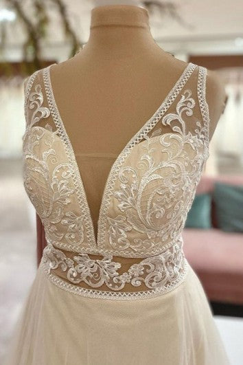 Elegantní A Linie Tylová Podlahová Délka Bez Rukávů Otevřená Záda Svatební Šaty s Appliqué