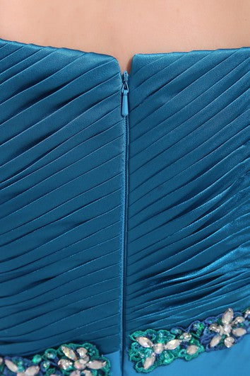 Edles bodenlanges Kleid mit Rüschen und Perlenbesatz