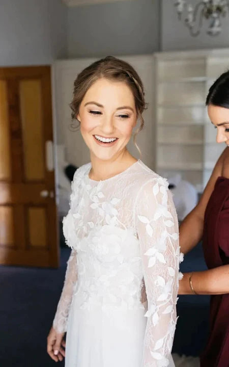 Schlichtes Chiffon-Brautkleid mit langen Ärmeln, U-Boot-Ausschnitt, Schlitz vorn