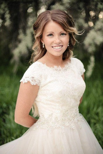 Modest Ilusion Scoop Tap Tap Manges Capeed Crystal Lace A Bedding Wedding Wedding.